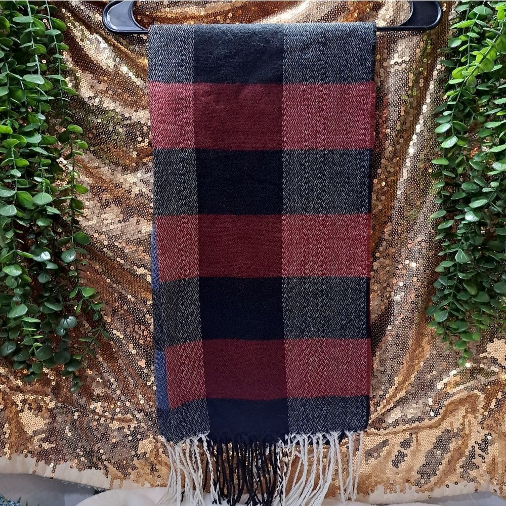 NWT Steve Madden Scarf